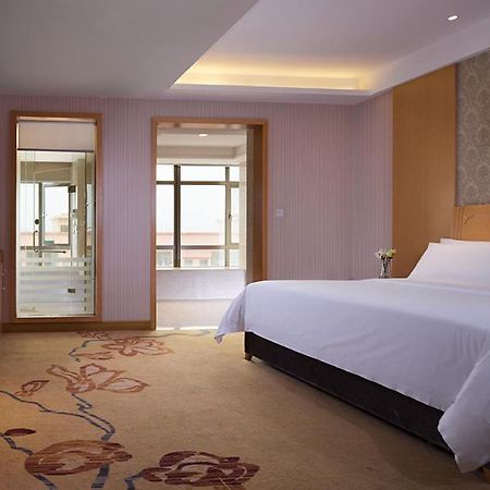 Vienna 3 Best Hotel Dongguan Liaobu Veicle City Экстерьер фото